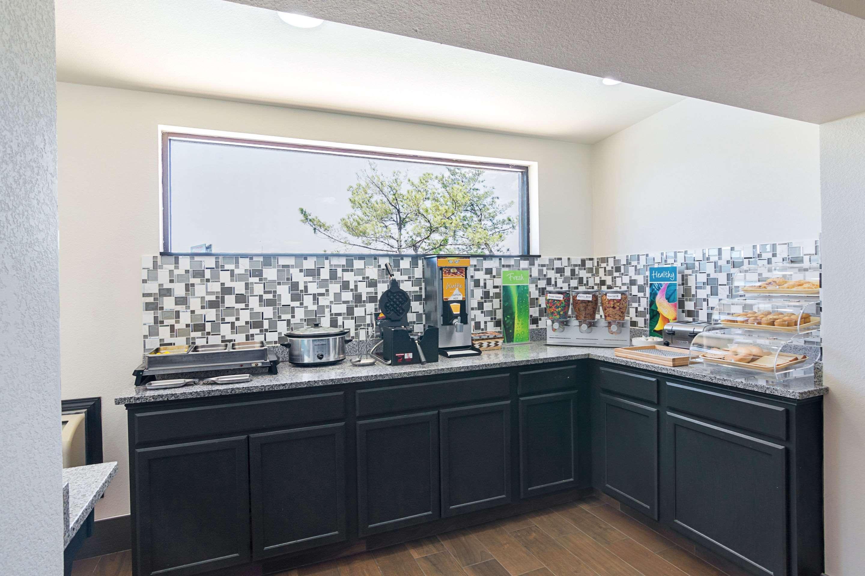 Gasthof Quality I-40 East 3*